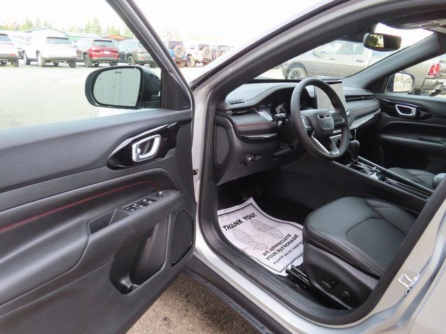 New 2026 Jeep Compass Trailhawk w/ Trailer Tow Group image 16