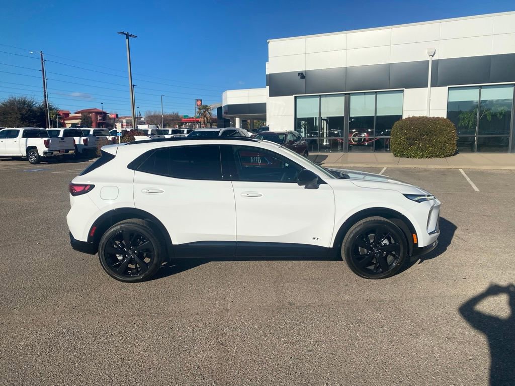 New 2025 Buick Envision Sport Touring image 4