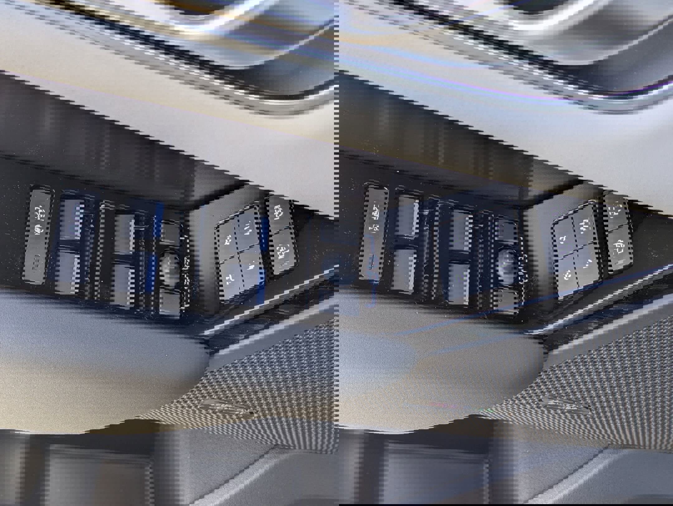 New 2026 Land Rover Range Rover Velar Dynamic SE AWD/4WD image 18