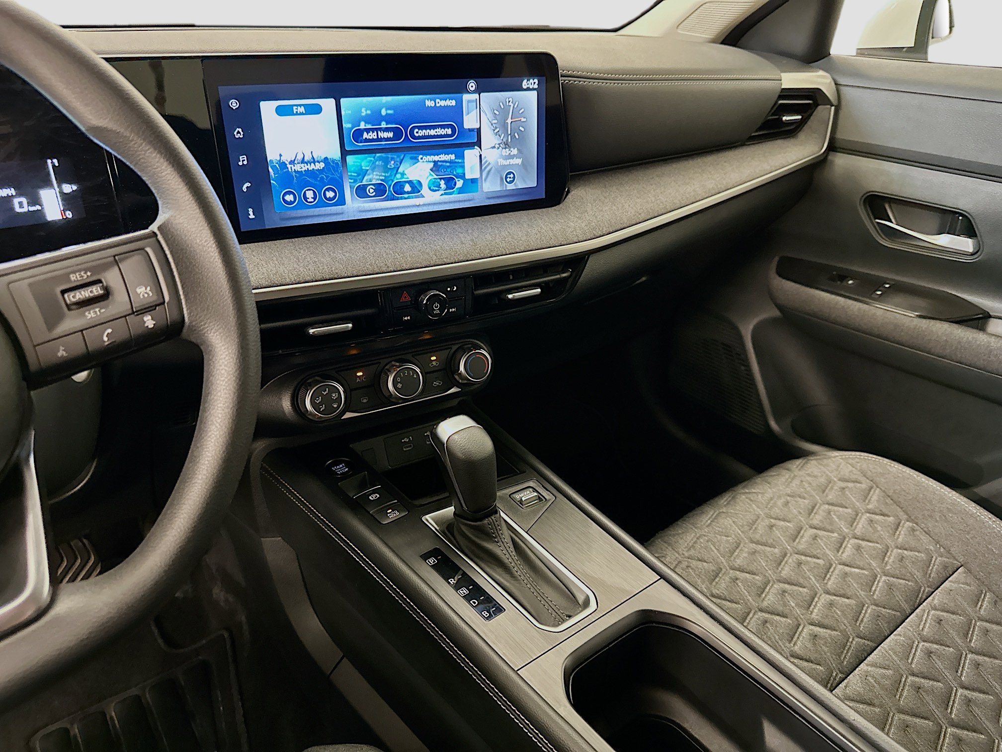 Used 2025 Nissan Kicks SV image 25