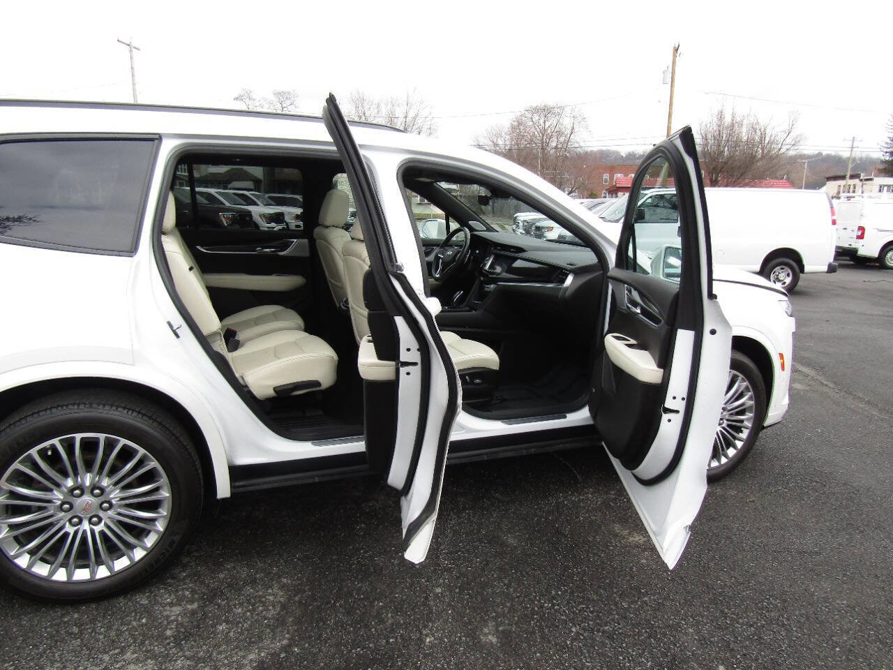 Used 2020 Cadillac XT6 Sport AWD/4WD image 35