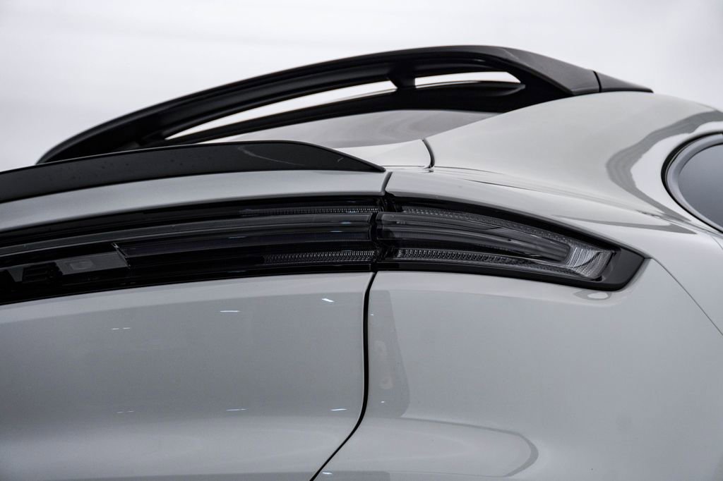 New 2026 Porsche Cayenne GTS image 12