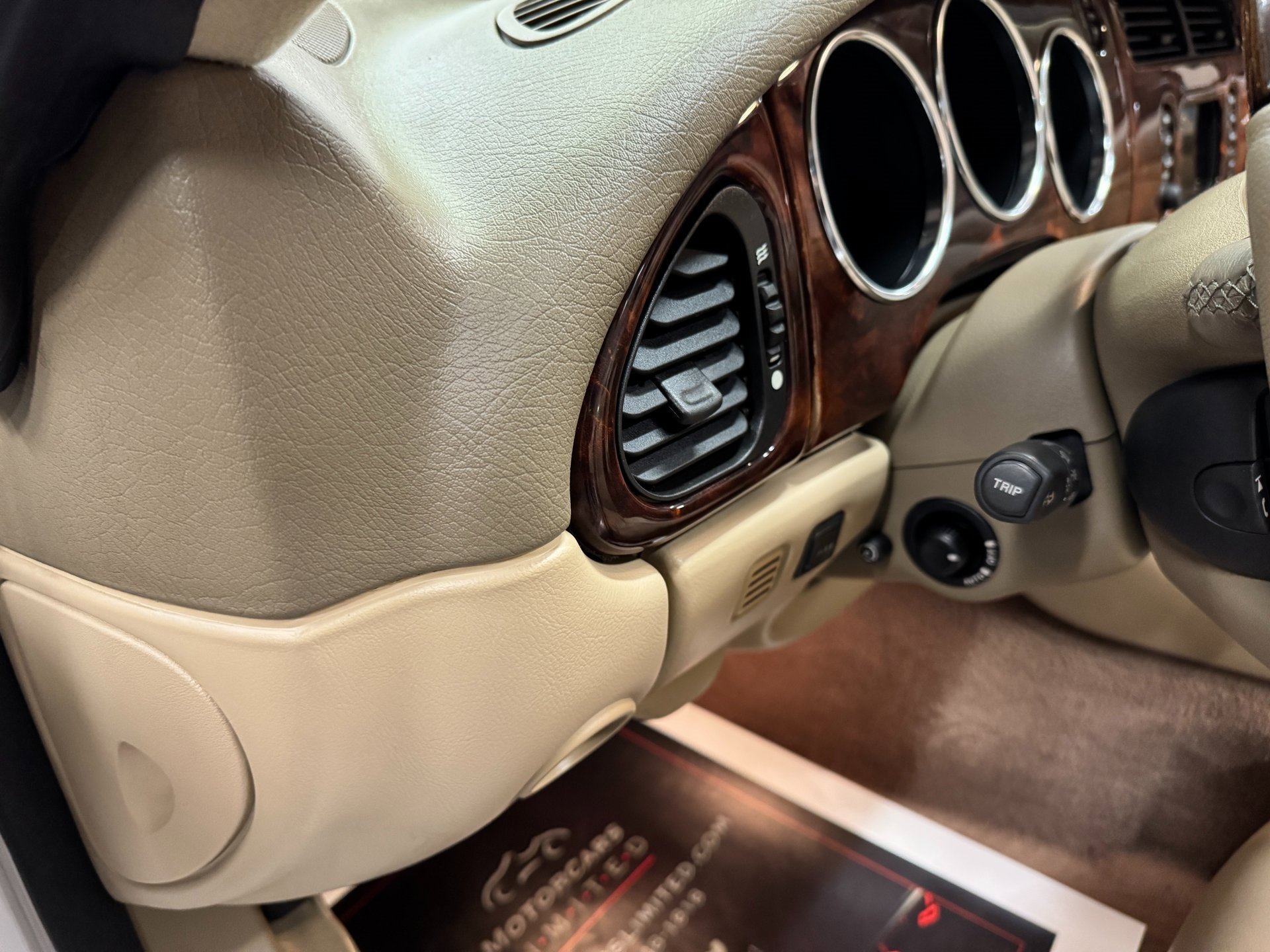 Used 2003 Jaguar XK8 Convertible image 31