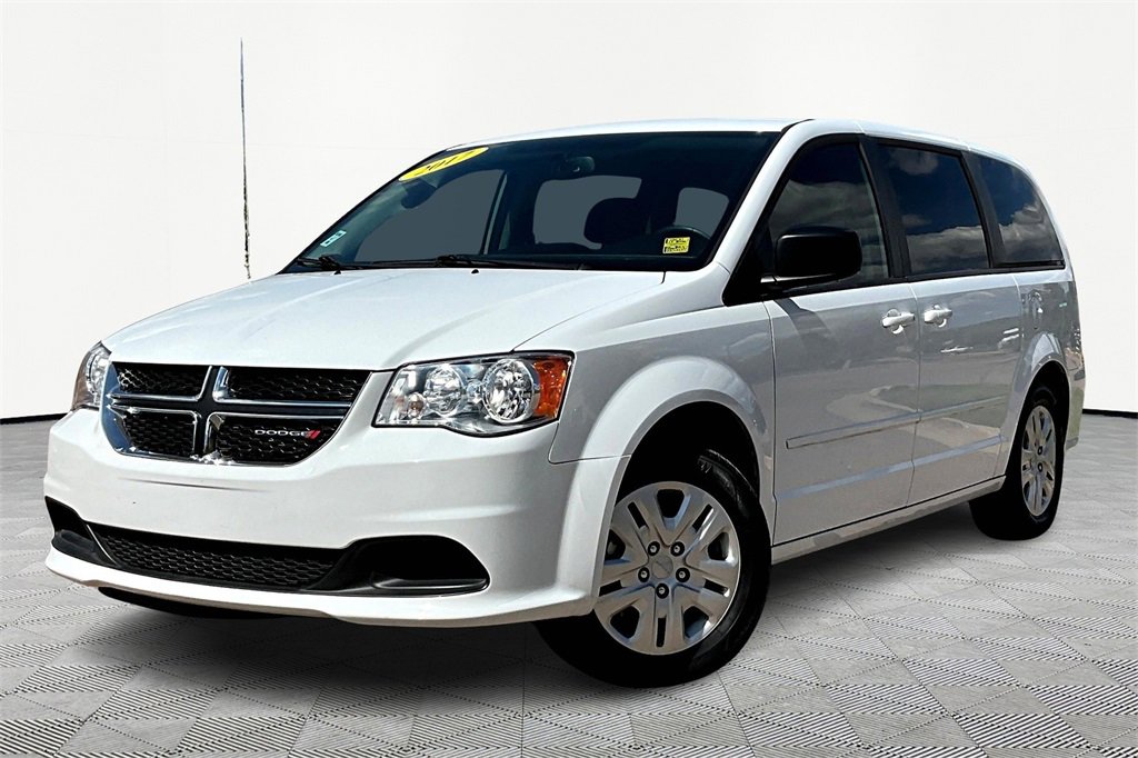 Used 2017 Dodge Grand Caravan SE w/ UConnect Hands-Free Group
