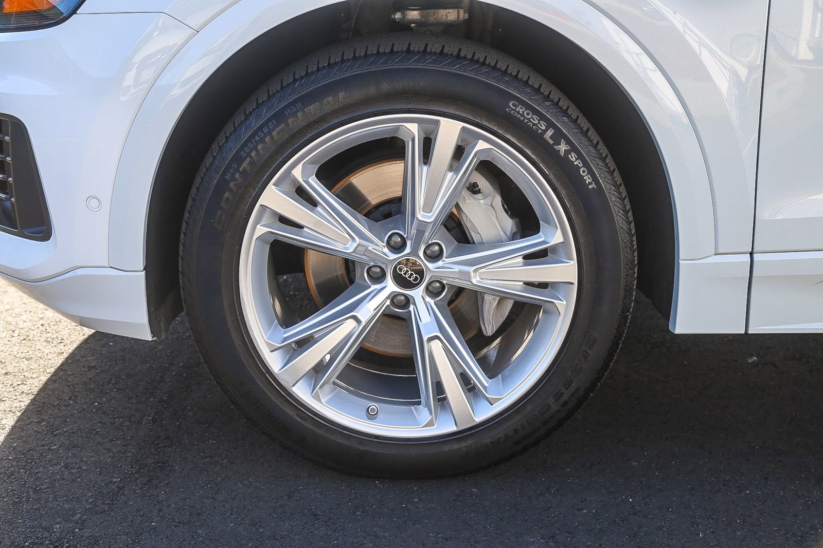 Used 2023 Audi Q8 Premium image 9