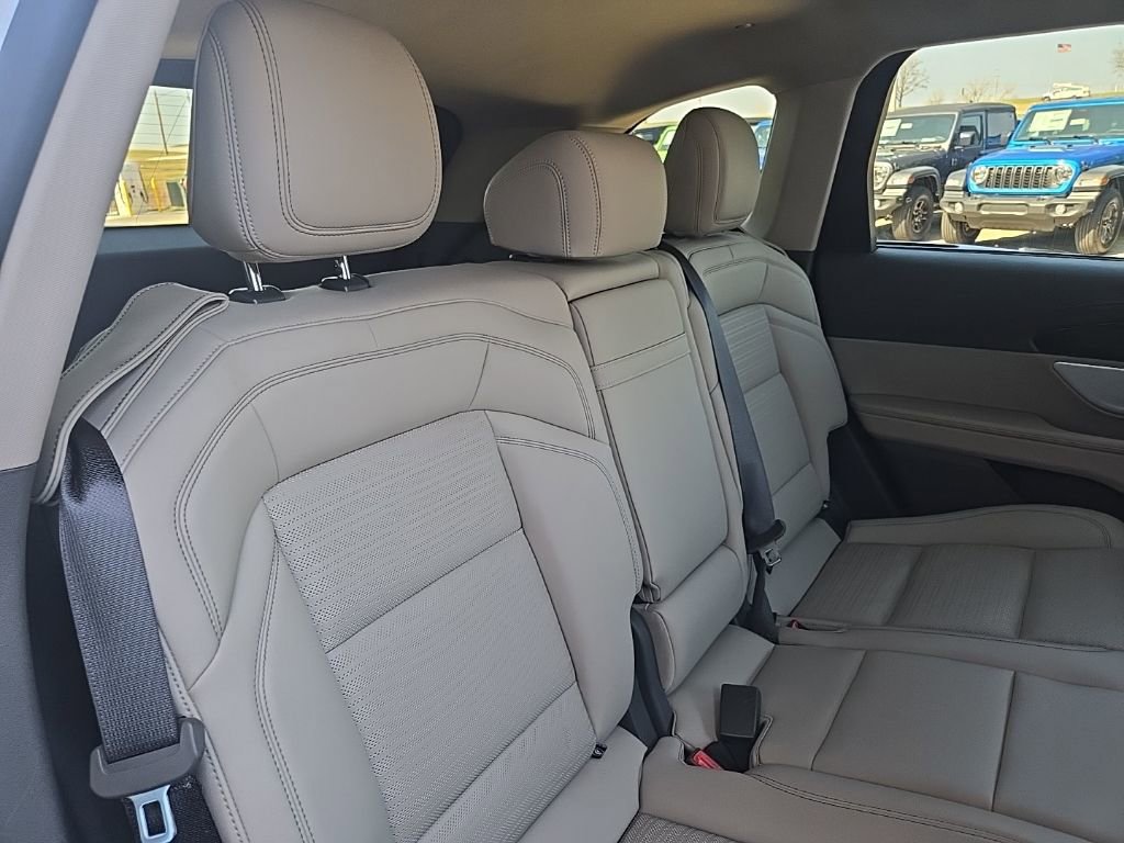 Used 2025 Lincoln Nautilus Reserve image 89