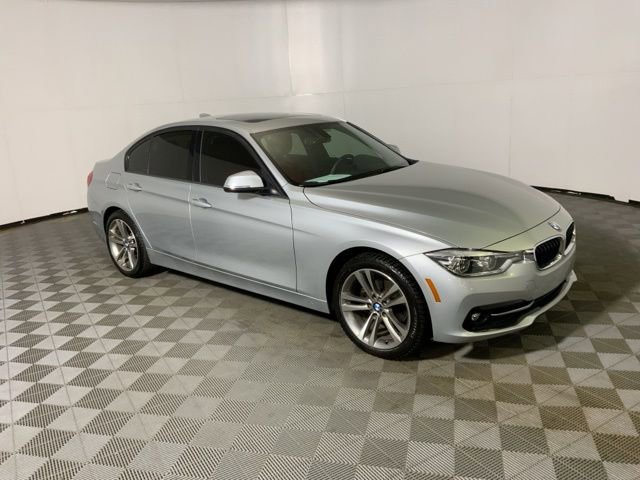 Used 2018 BMW 330i xDrive Sedan image 4