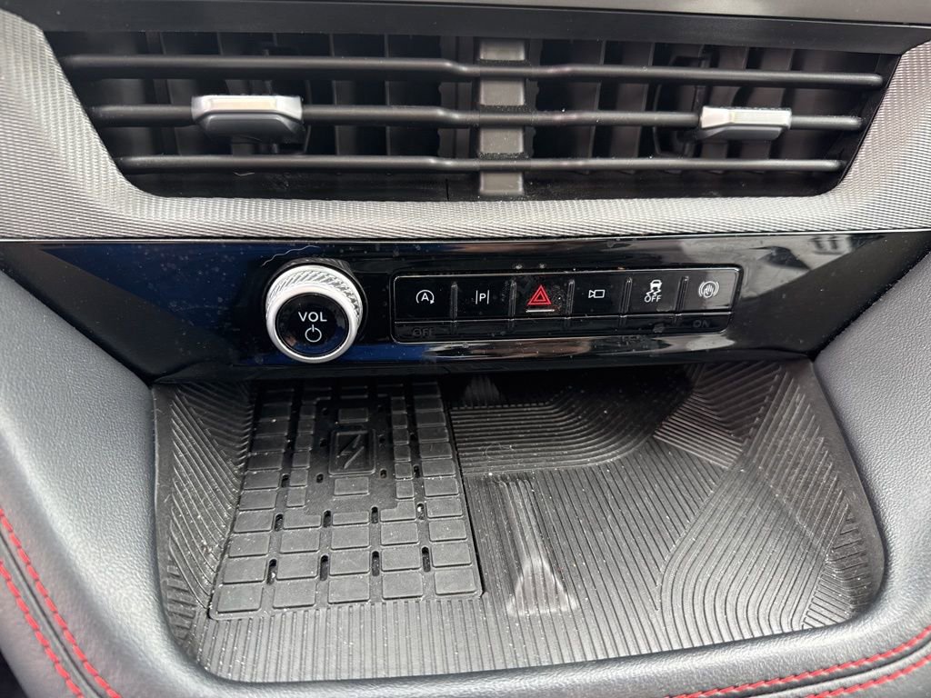 Used 2025 Ford Explorer ST image 12