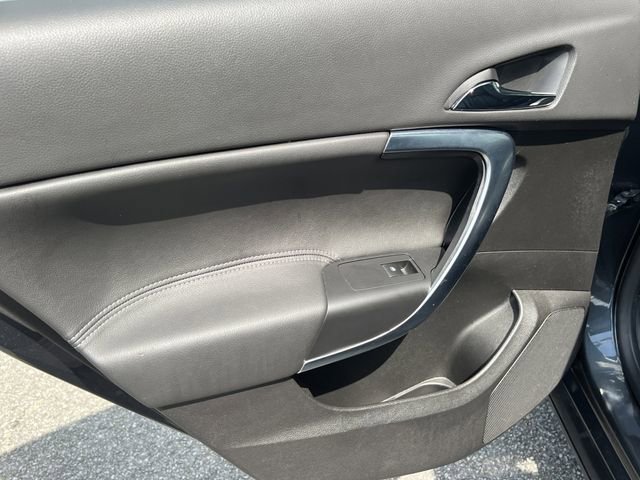 Used 2011 Buick Regal CXL image 22