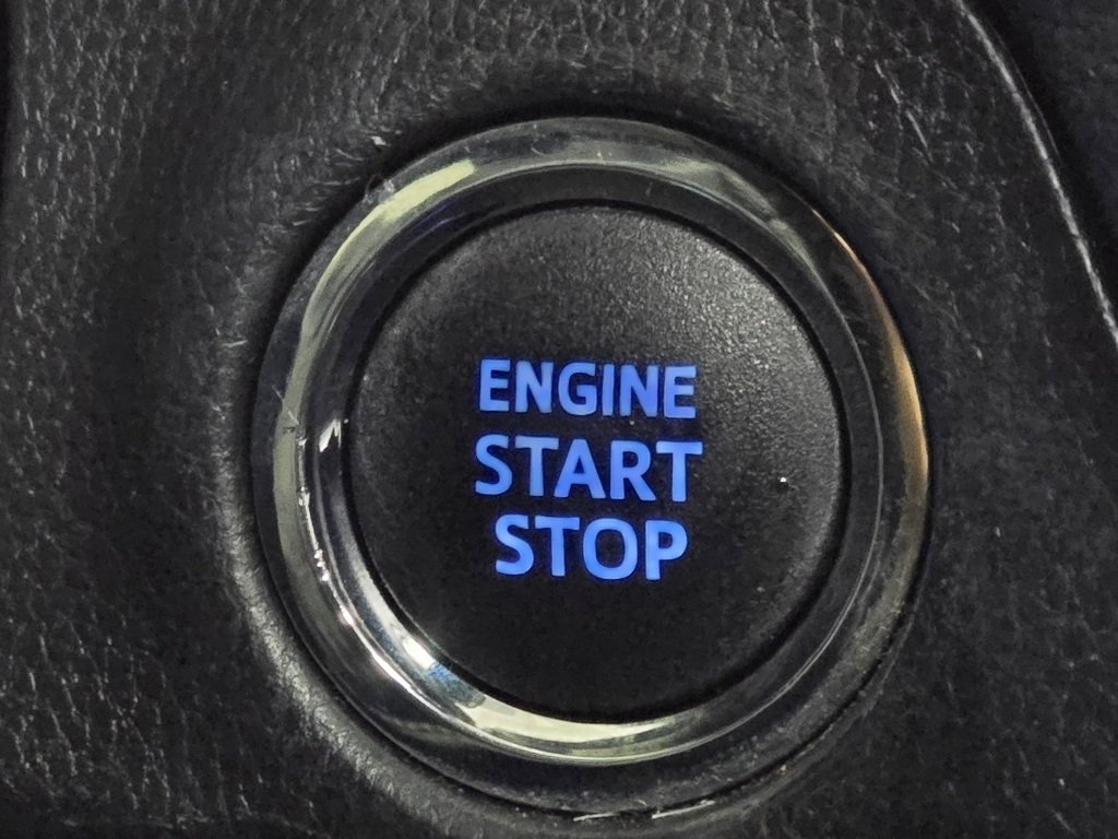 Used 2021 Toyota RAV4 XLE Premium image 30