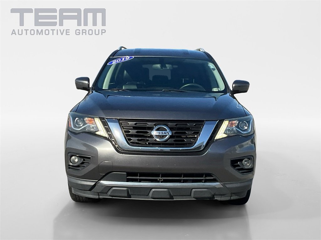 Used 2018 Nissan Pathfinder SL image 2