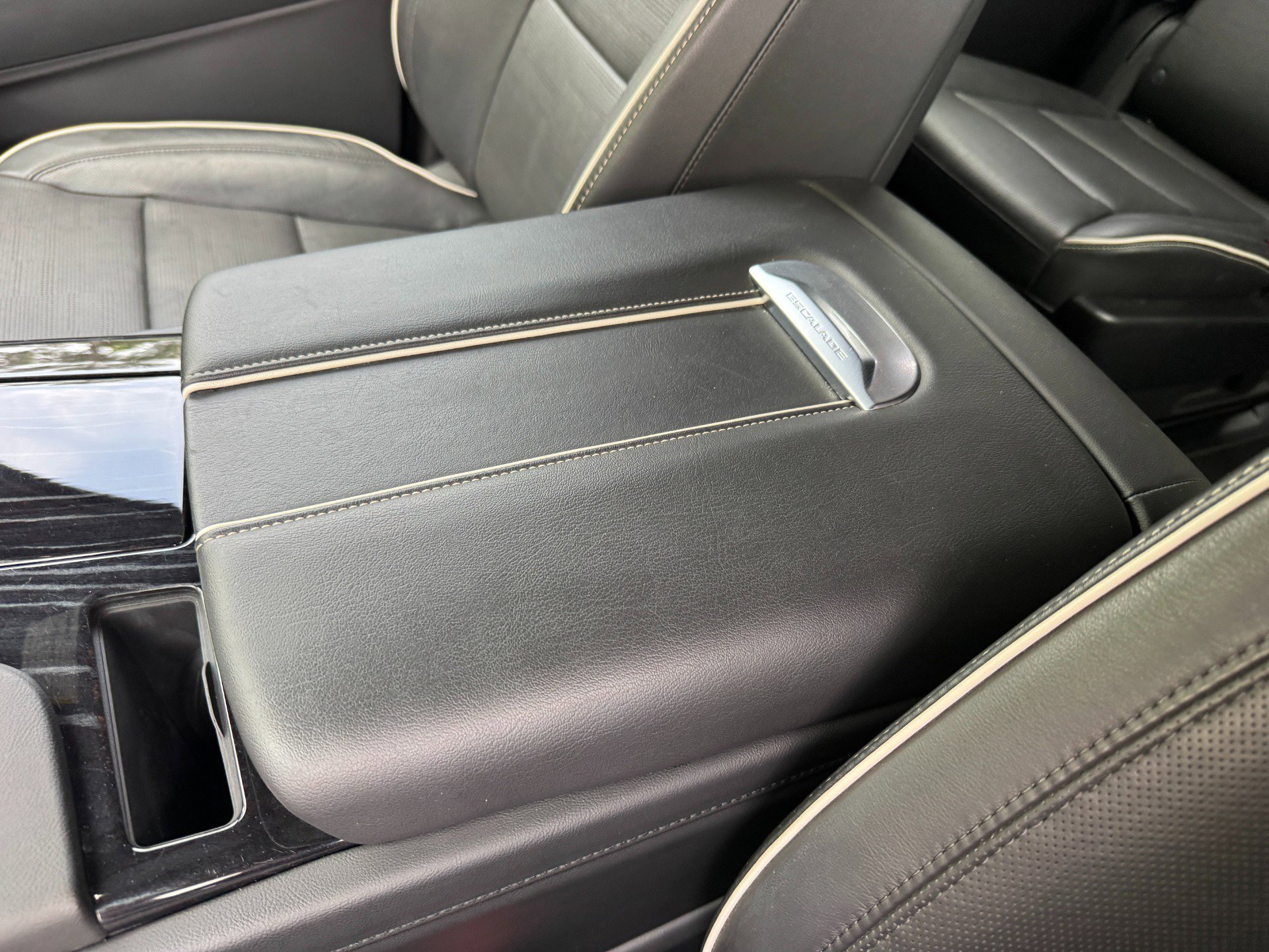 Used 2023 Cadillac Escalade ESV Sport image 42