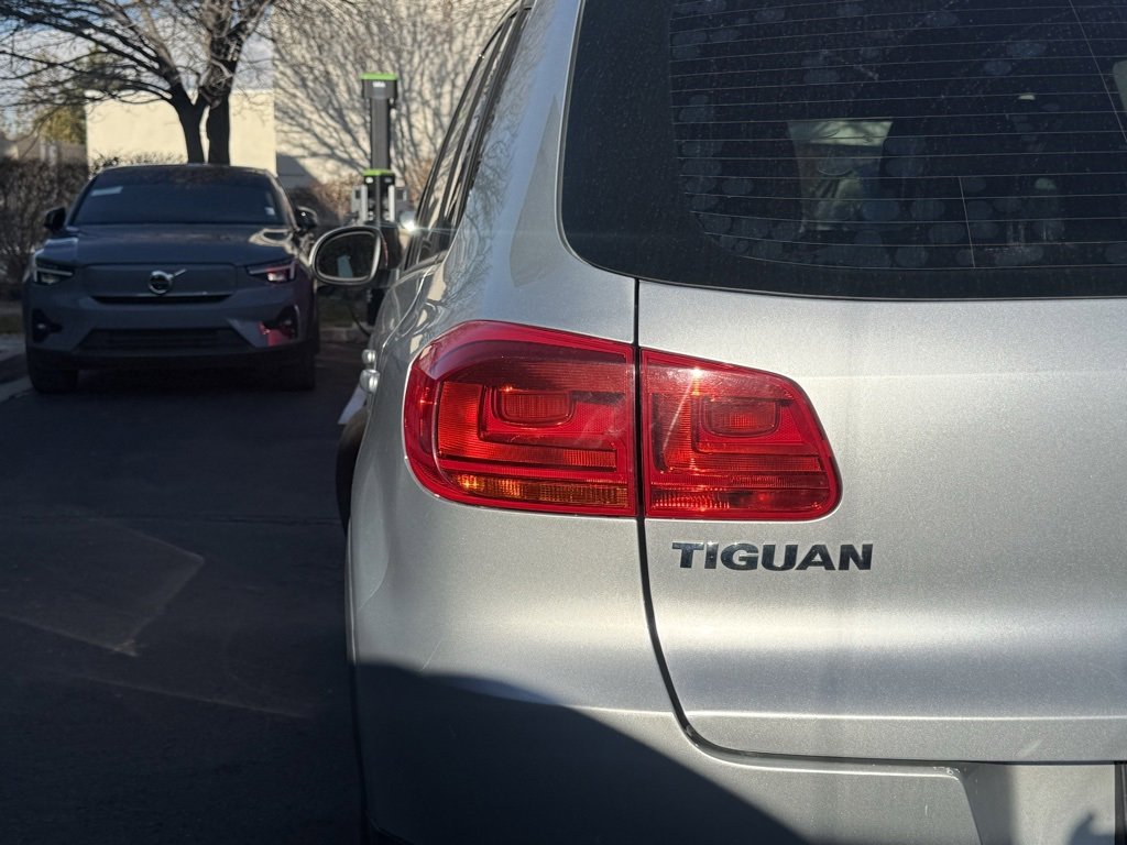 Used 2013 Volkswagen Tiguan S image 32