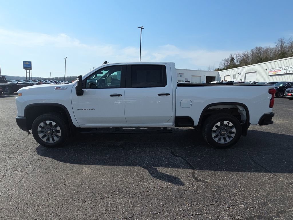 Used 2025 Chevrolet Silverado 2500 Custom w/ Custom Value Package image 5