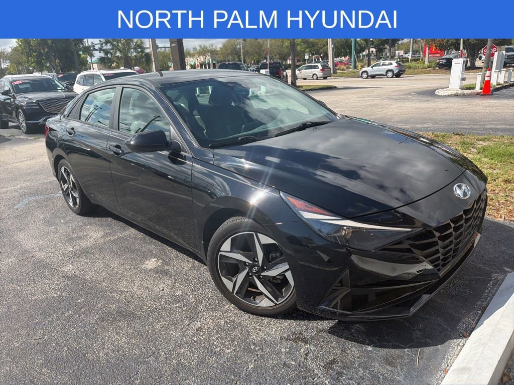 Certified 2023 Hyundai Elantra SEL w/ Convenience Package image 2