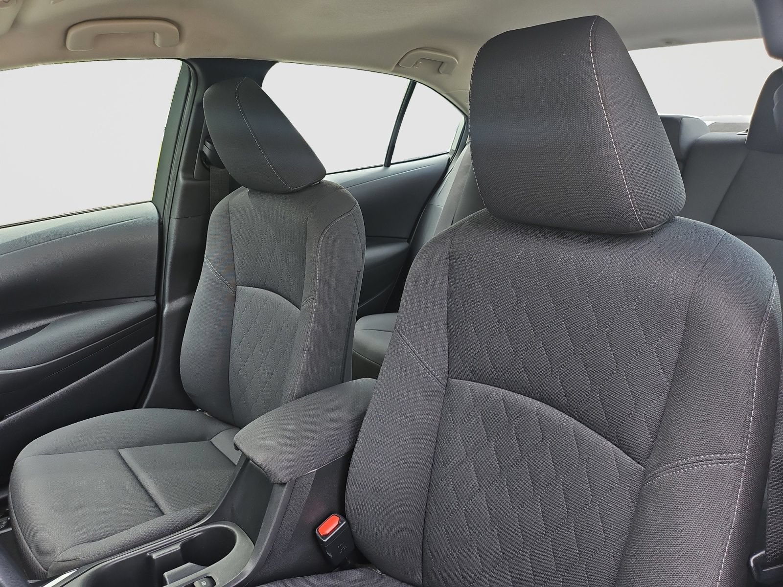 Used 2025 Toyota Corolla LE FWD image 23