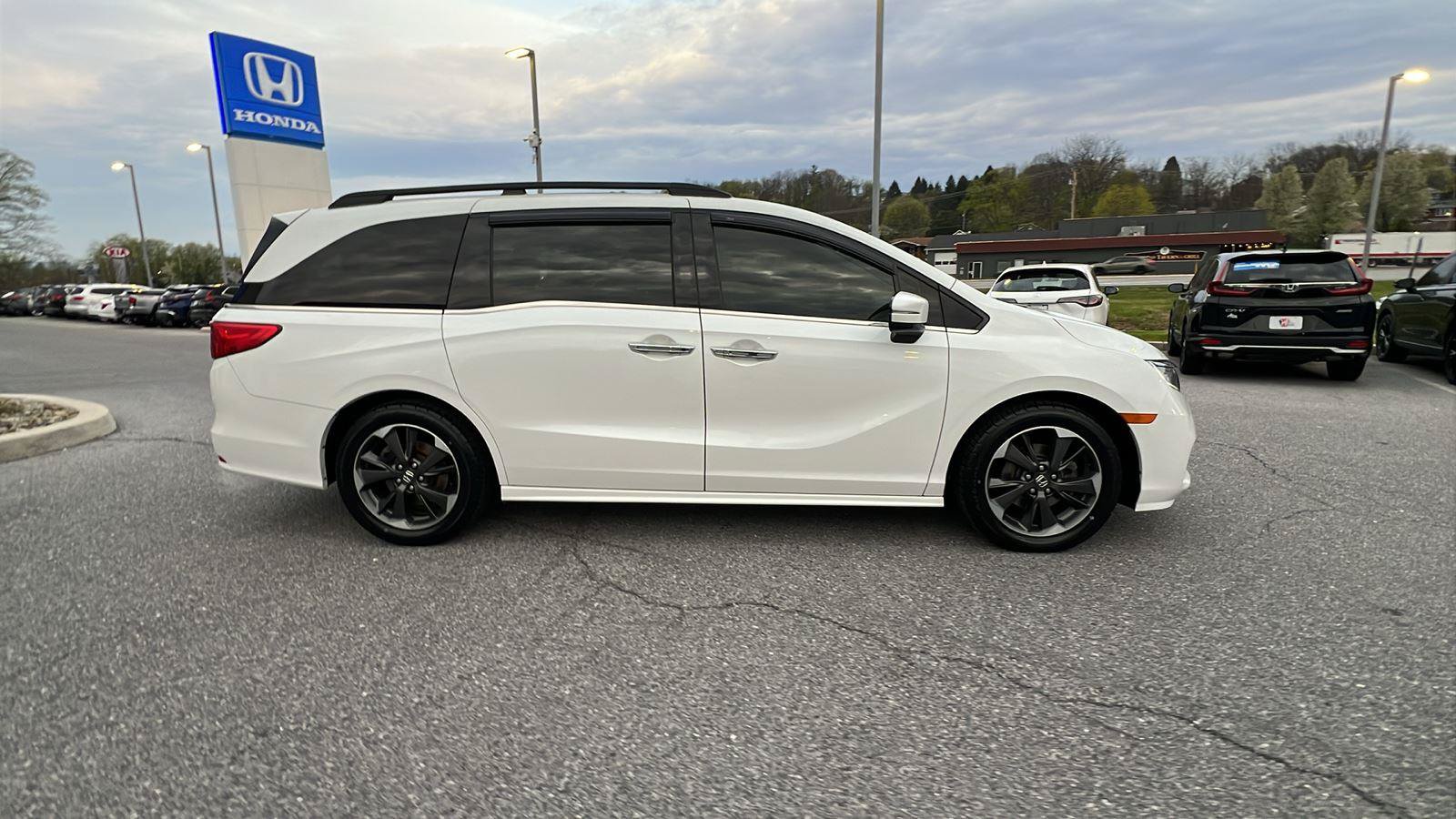 Used 2022 Honda Odyssey Elite image 3