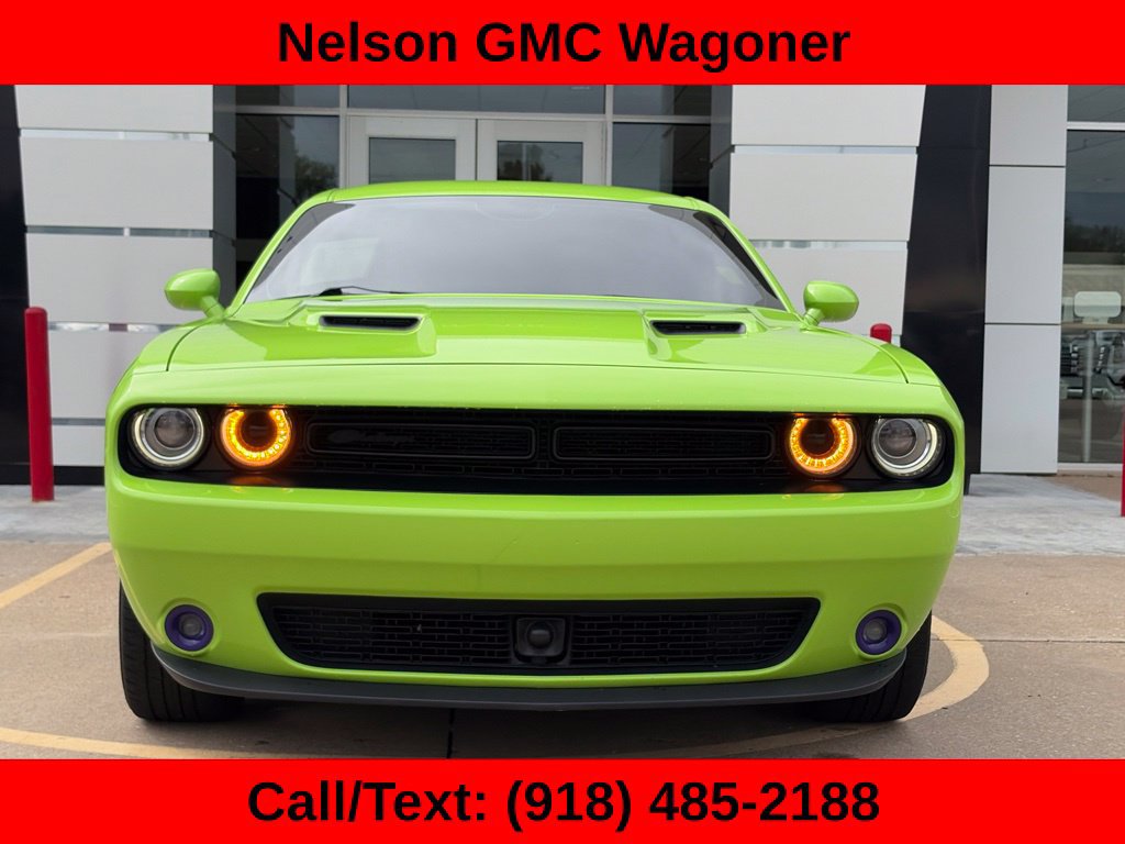 Used 2023 Dodge Challenger SXT w/ Plus Package RWD image 3