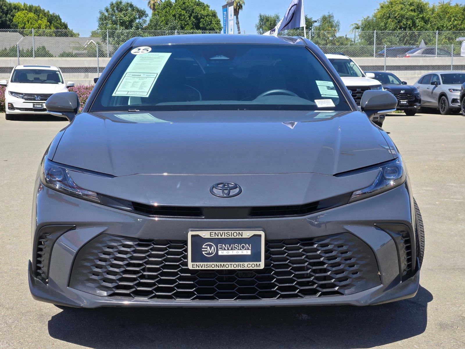 Used 2025 Toyota Camry SE w/ Convenience Package FWD image 2