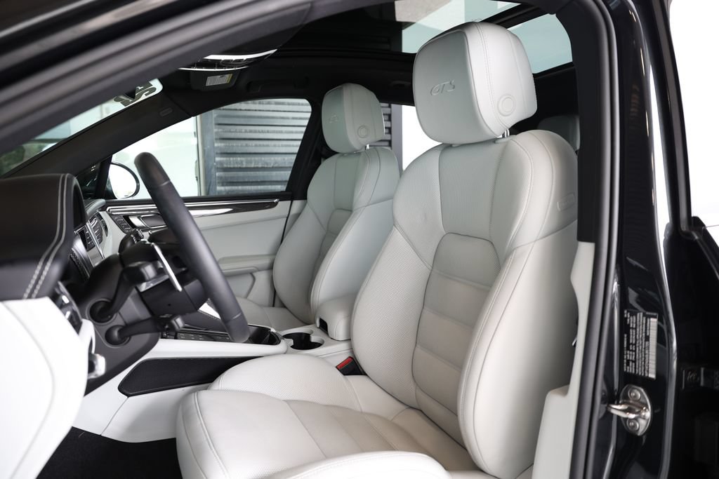 Certified 2025 Porsche Macan GTS AWD/4WD image 5