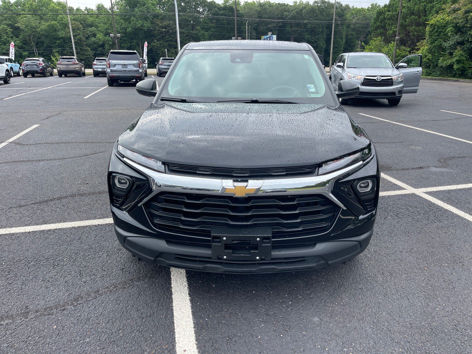 Used 2025 Chevrolet TrailBlazer LS w/ LS Convenience Package FWD image 2
