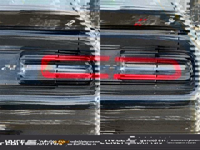 Used 2022 Dodge Challenger GT image 9