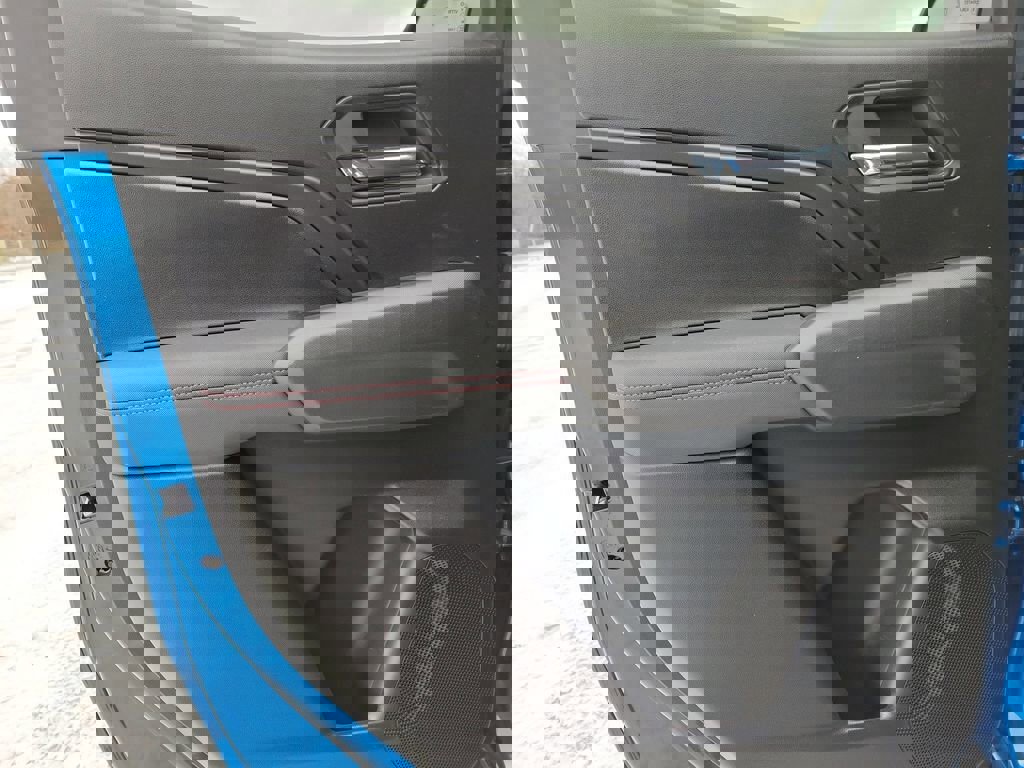 Used 2023 Chevrolet Colorado Z71 w/ Z71 Convenience Package 2 image 10