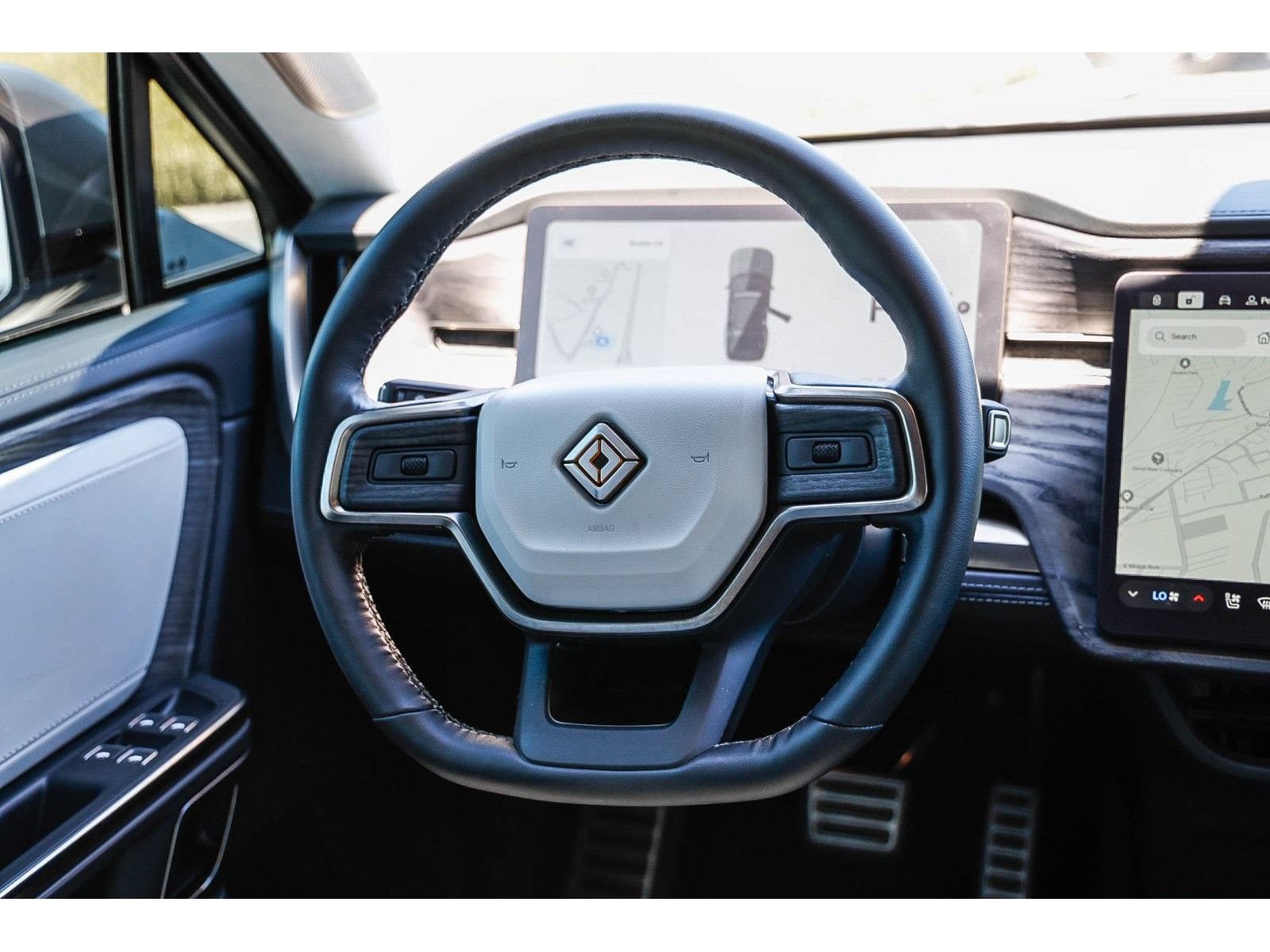 Used 2023 Rivian R1S Adventure AWD/4WD image 14