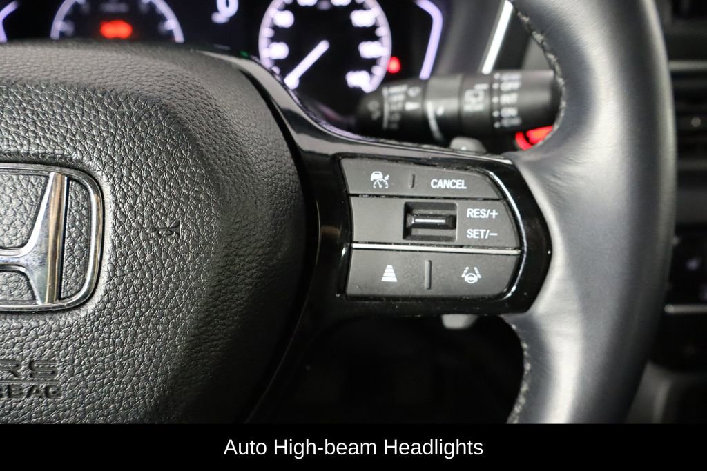 Used 2025 Honda Pilot EX-L image 10