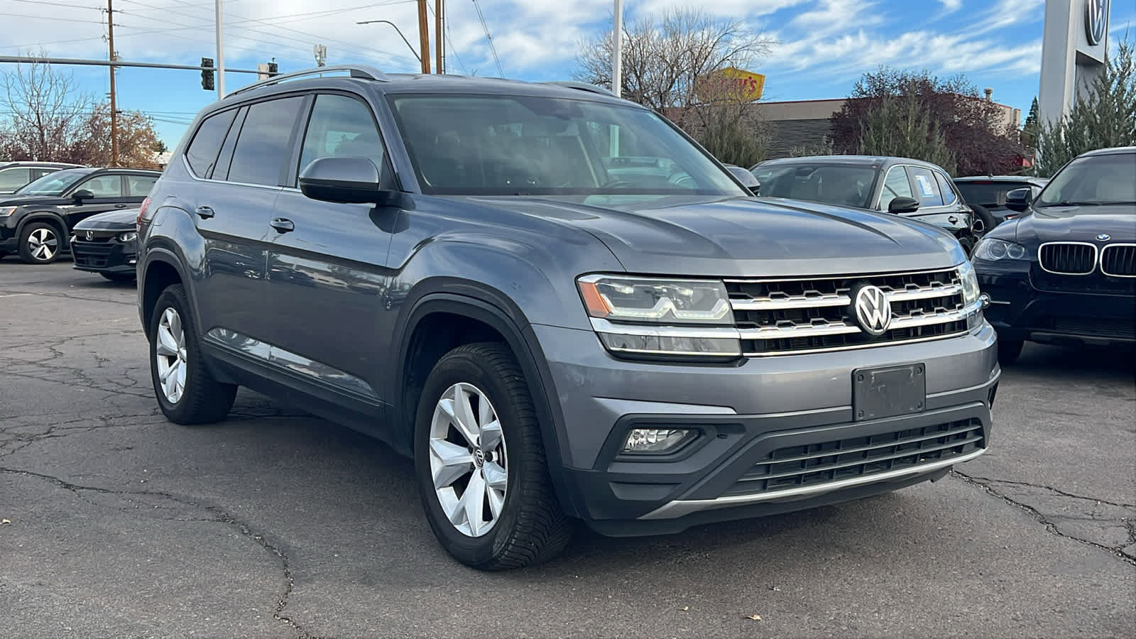 Used 2018 Volkswagen Atlas SE image 3