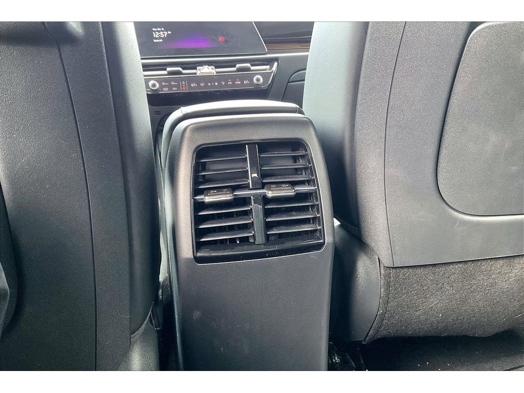 Used 2023 Kia Niro SX image 35