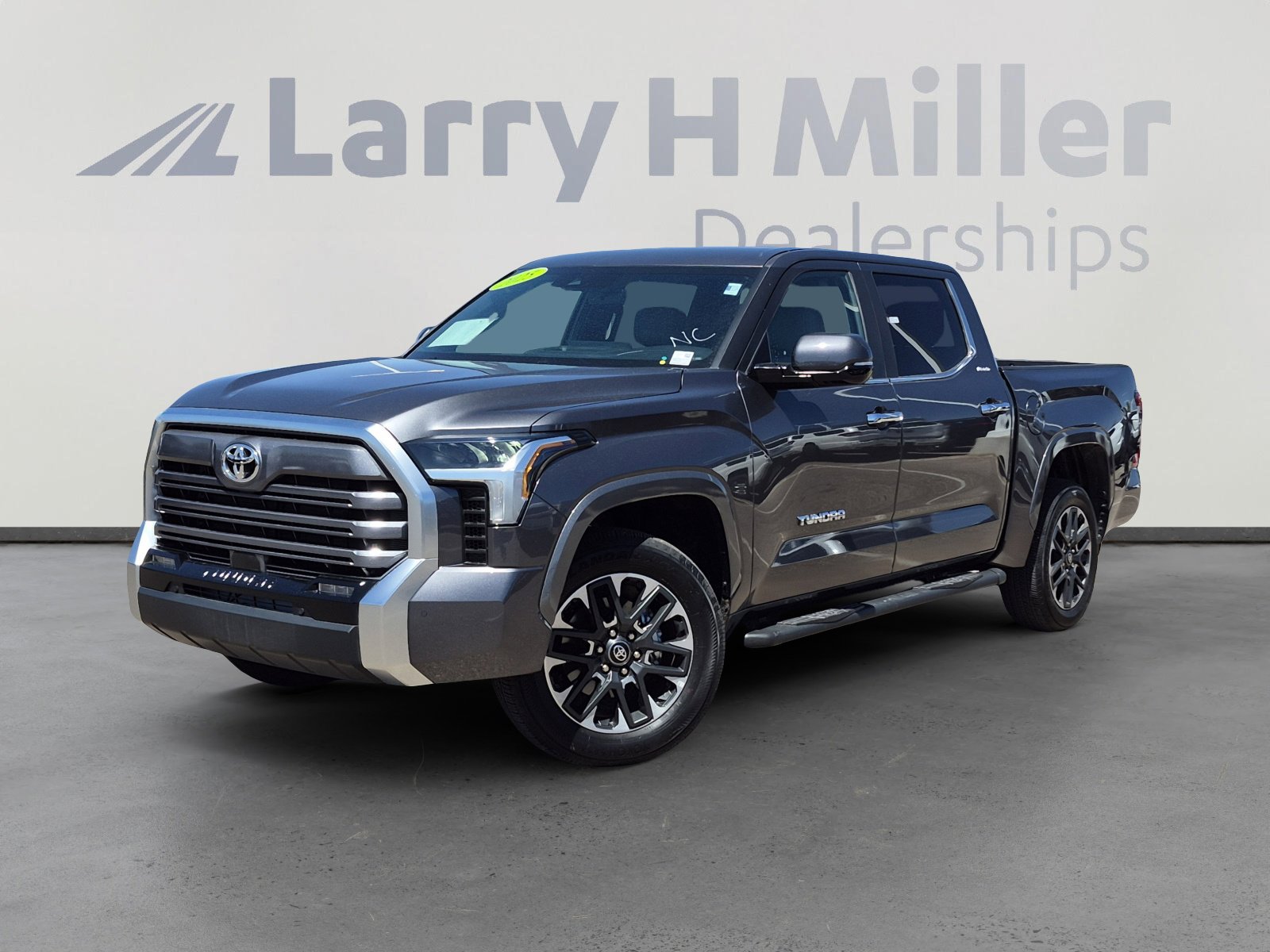 Used 2025 Toyota Tundra Limited image 1