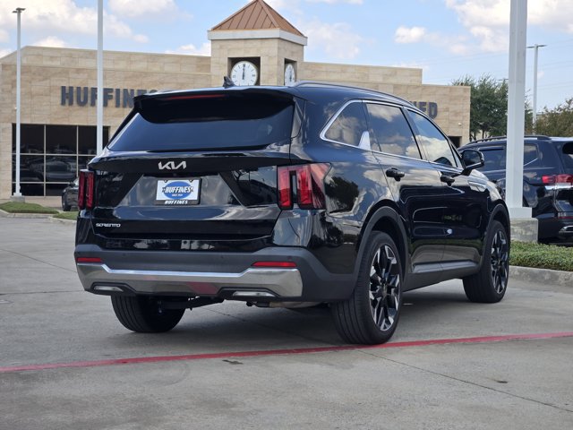 Certified 2025 Kia Sorento EX w/ Panoramic Sunroof Package FWD image 8