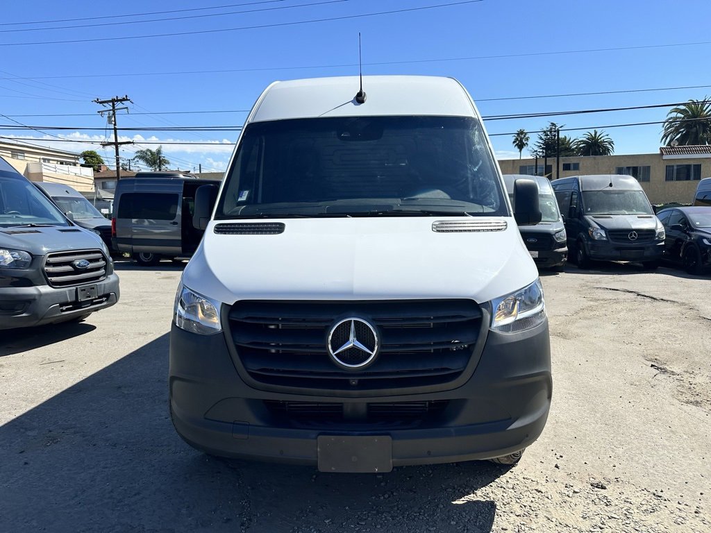 Used 2023 Mercedes-Benz Sprinter 2500 image 2