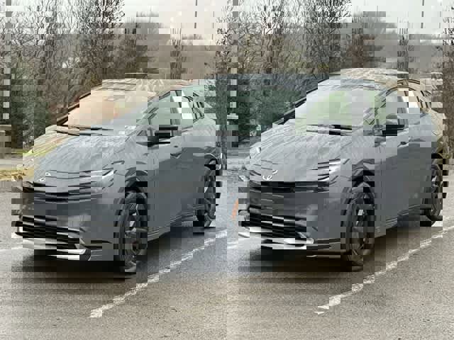 Used 2026 Toyota Prius Plug-In Hybrid image 1