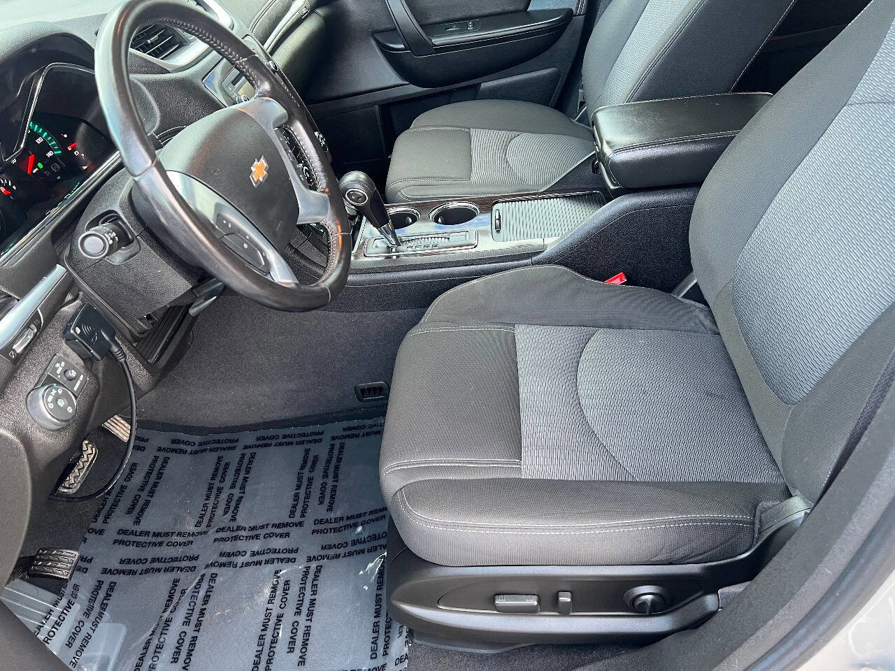 Used 2015 Chevrolet Traverse LT image 18
