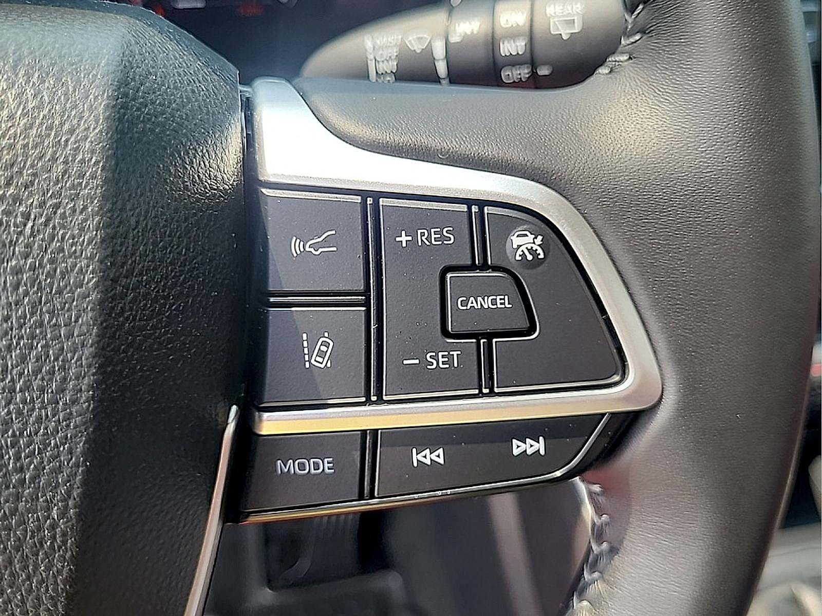 Used 2025 Toyota Highlander XSE AWD/4WD image 20
