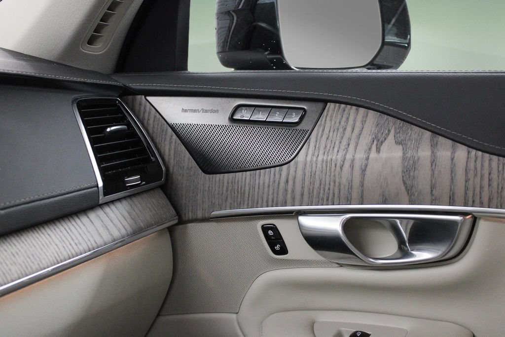 Certified 2023 Volvo XC90 B6 Ultimate w/ Protection Package Premier AWD/4WD image 42