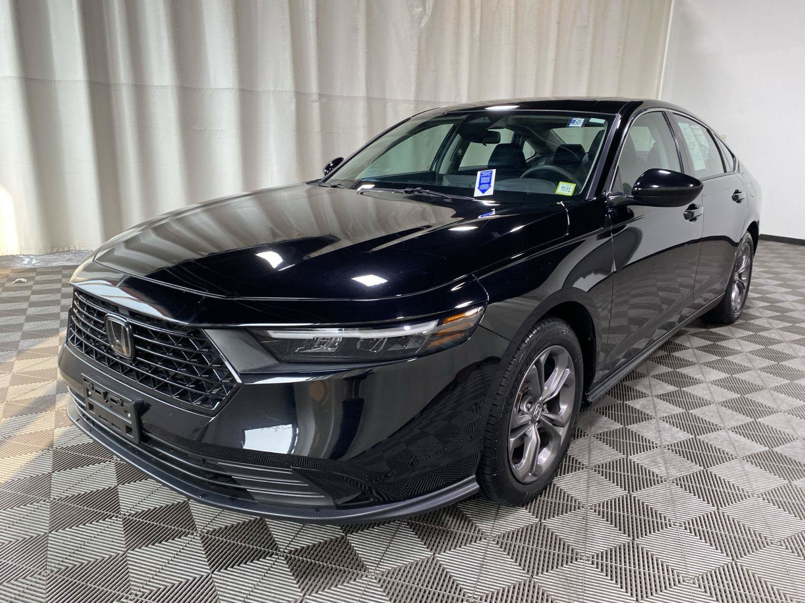 Certified 2023 Honda Accord EX image 3