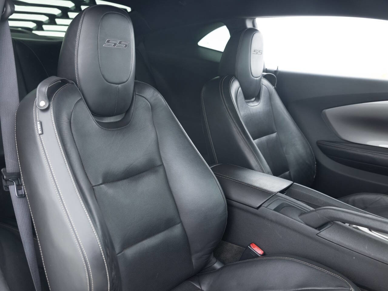 Used 2010 Chevrolet Camaro SS w/ RS Package image 28