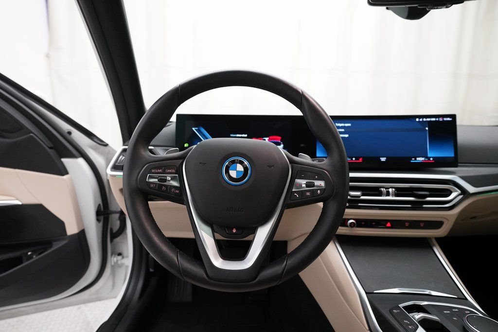 Used 2023 BMW 330e xDrive w/ Driving Assistance Package AWD/4WD image 4