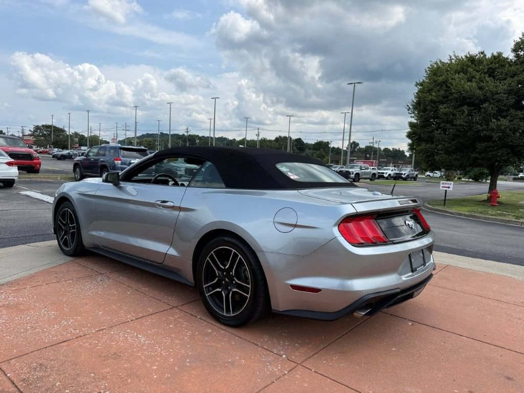 Used 2022 Ford Mustang Premium RWD image 4