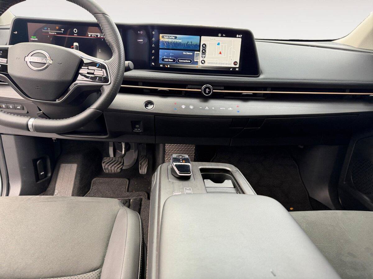 Used 2025 Nissan Ariya AWD image 11