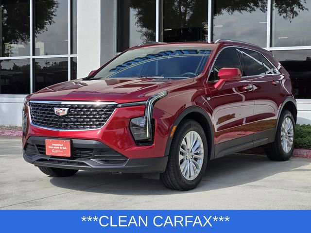 Used 2024 Cadillac XT4 Luxury w/ Cold Weather Package FWD image 3