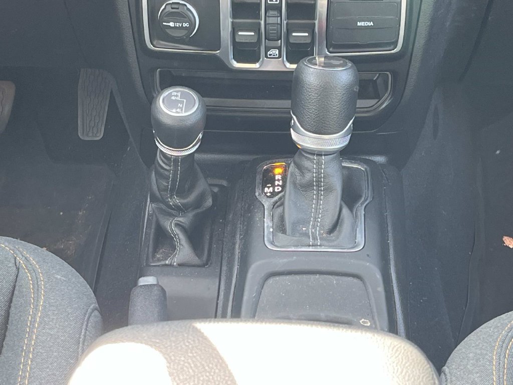 Used 2024 Jeep Wrangler Unlimited Sport AWD/4WD image 18
