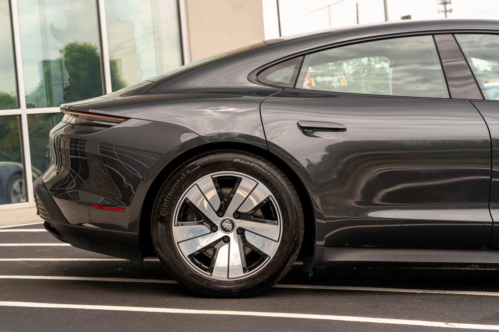 Used 2023 Porsche Taycan w/ Premium Package RWD image 11