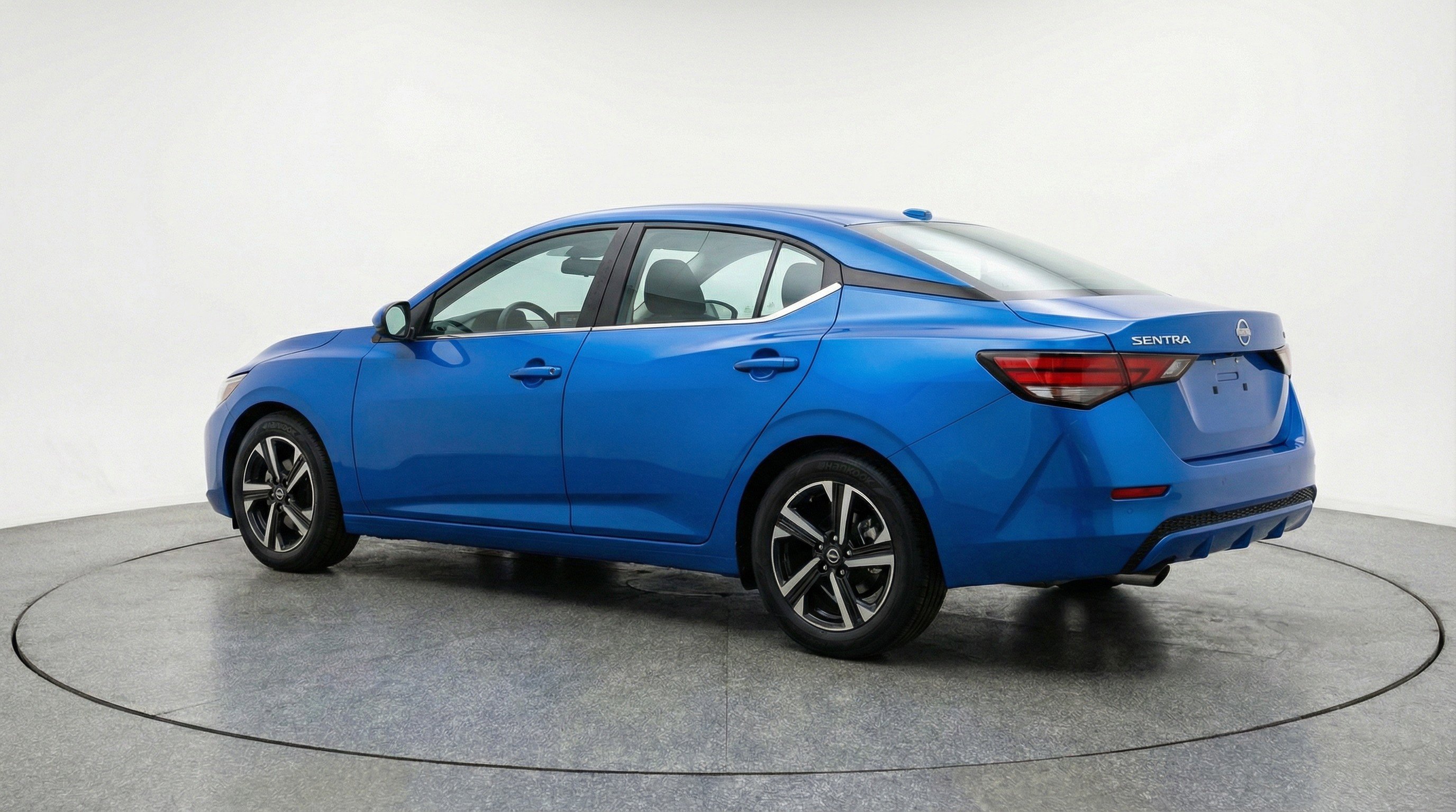 Used 2025 Nissan Sentra SV image 6