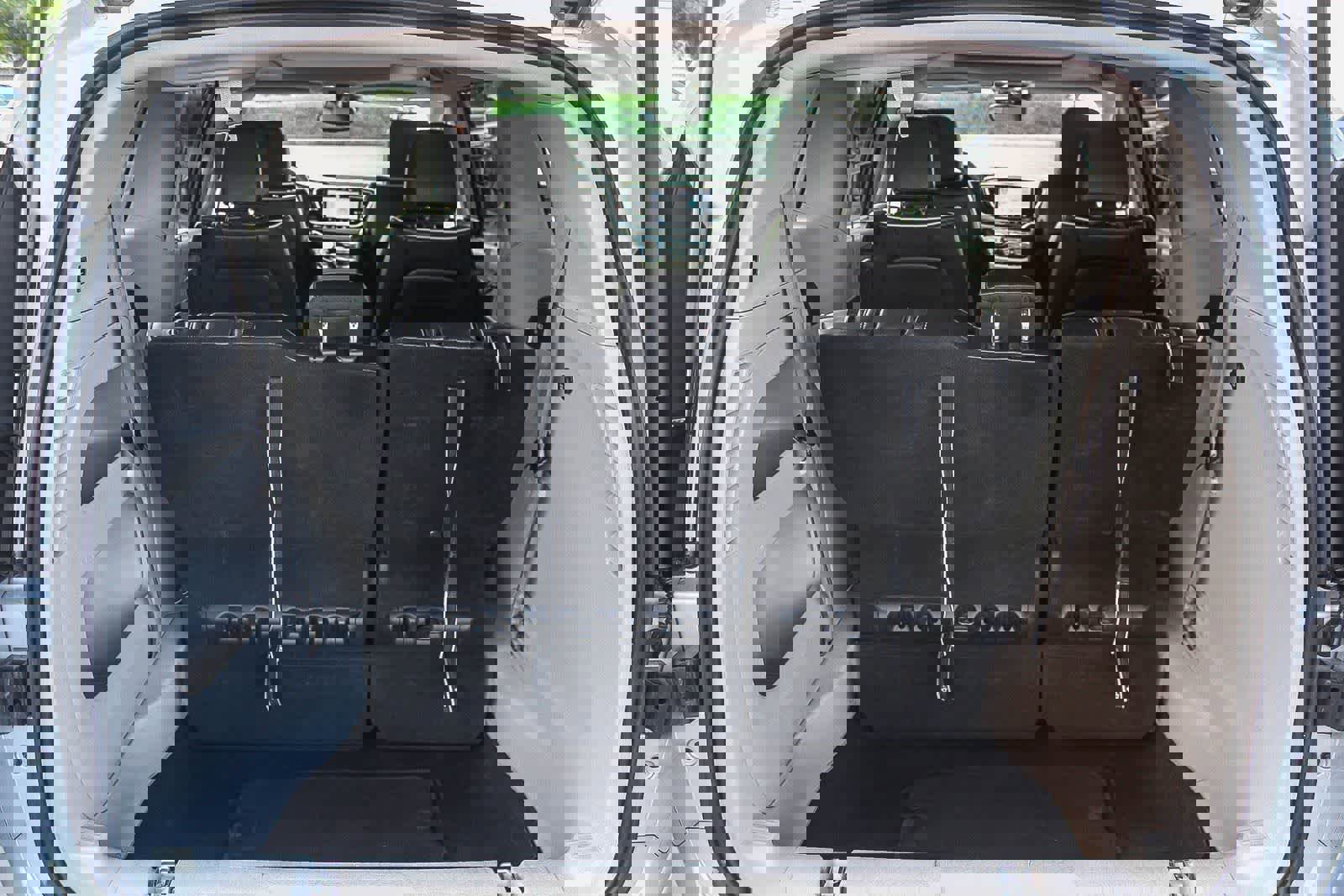 Used 2023 Chrysler Pacifica Limited image 38