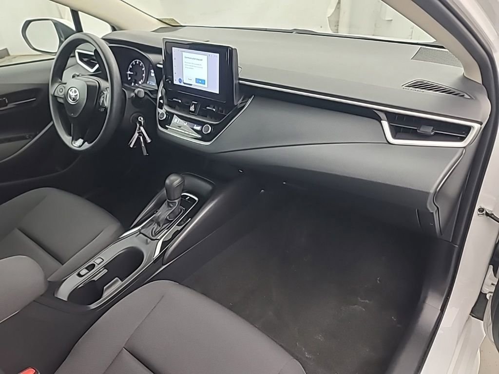 Used 2025 Toyota Corolla LE FWD image 15