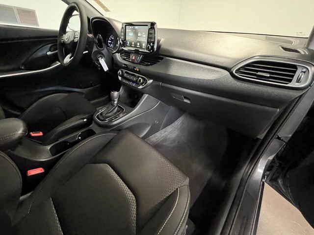 Used 2019 Hyundai Elantra GT image 10